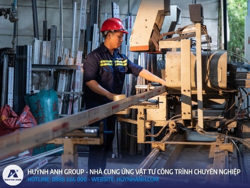 Huỳnh Anh Group chuyên sản xuất và thi công cửa nhôm kính tại Tây Ninh Huỳnh Anh Group chuyên sản xuất và thi công cửa nhôm kính tại Tây Ninh