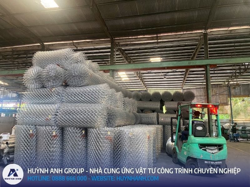 Kho hàng lưới thép B40 của Huỳnh Anh Kho hàng lưới thép B40 của Huỳnh Anh