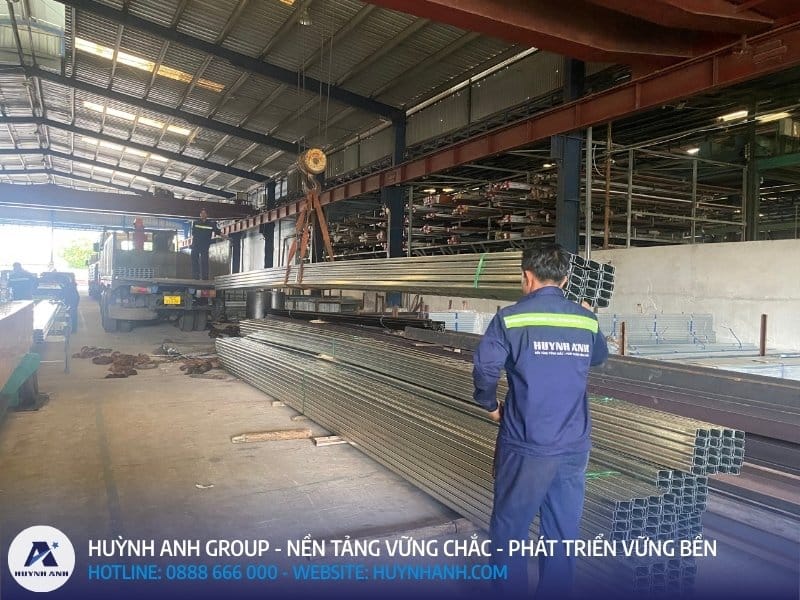 Xà gồ chữ C sở hữu nhiều ưu điểm nên được ứng dụng rộng rãi trong nhiều lĩnh vực Xà gồ chữ C sở hữu nhiều ưu điểm nên được ứng dụng rộng rãi trong nhiều lĩnh vực